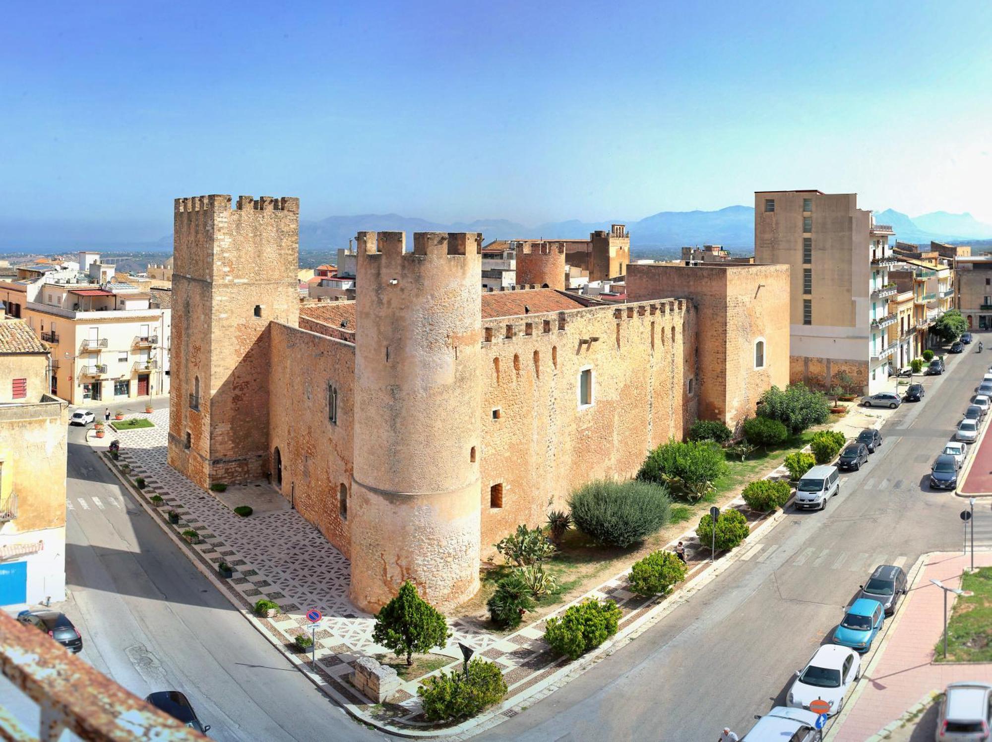 Villa Il Girasole Del Centro Storico Alcamo Exterior foto